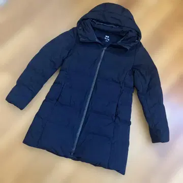 유니클로 심리스 다운 코트 새상품 M 여성용 블랙 블랙