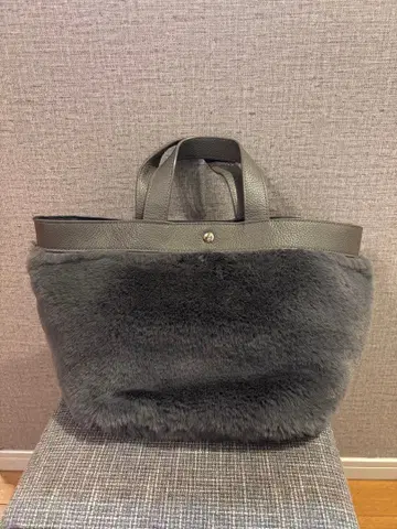 퍼와 가죽 토트백 그레이