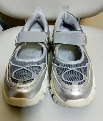 니코앤드 오리지널 절개 밑창 벨트 포함 스니커즈 실버 사이즈 L