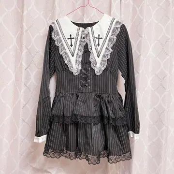 MARS 크로스 자수 3단 프릴 셋업