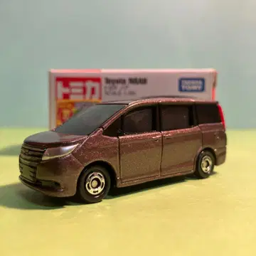 토미카 도요타 노아