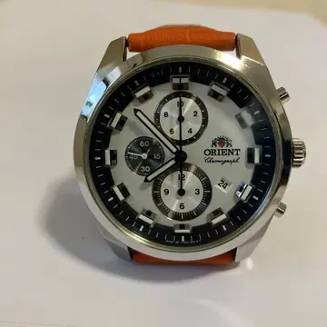 오리엔트 네오 70s 크로노그래프 가동품