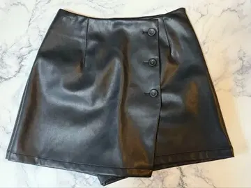 Her lip to 미니 스커트