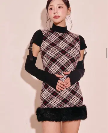 랜디 벨티드 격자 무늬 퍼 미니 원피스 블랙