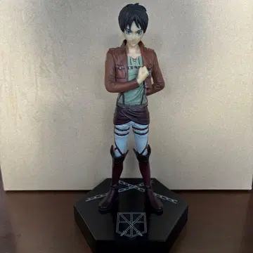 [진격의 거인] 엘렌 피규어 상자 없음