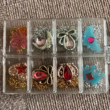 다채로운 디자인 액세서리 세트