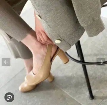 PELLICO SQARE/T STRAP HEEL 펌프스