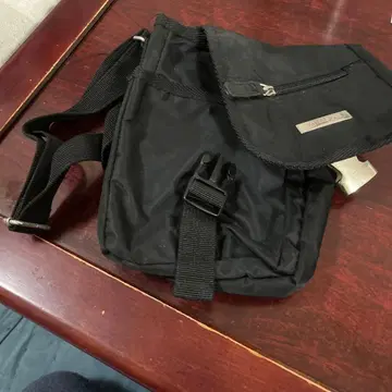 블랙 숄더백 나일론제