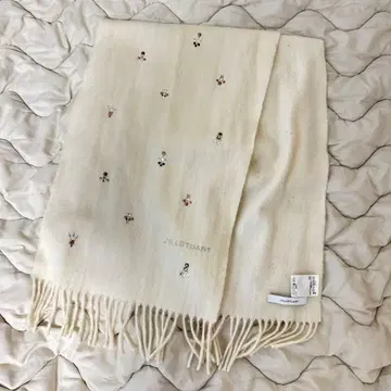 질스튜어트 화이트 비쥬 머플러