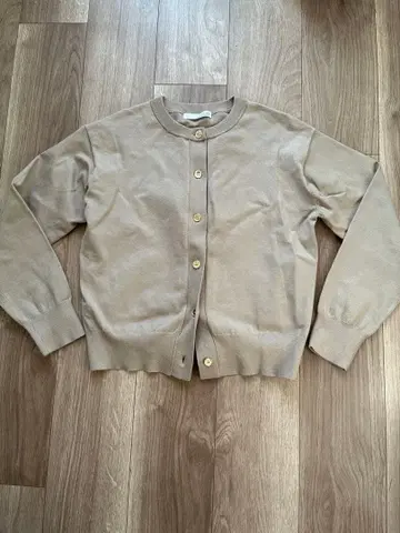 베이지 버튼 니트 가디건