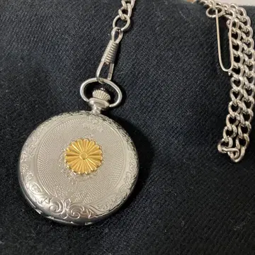 작동 불명 회중시계 SCRIPT QUARTZ 국화 문양