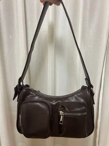다크 브라운 숄더백