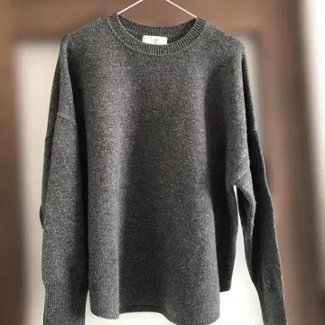 크루넥 니트 스웨터 긴팔 슬로브 이에나