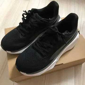 TIGORA 러닝화 블랙 26.5cm