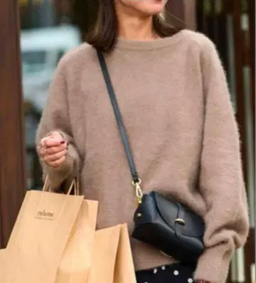 저널 스탠다드 헤어리 퍼 래글런 풀오버 베이지