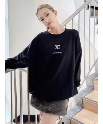 Symmetry GYDA 맨투맨 상의