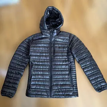 patagonia 블랙 컨디션 최상 울트라 라이트 다운 후디 사이즈 XS