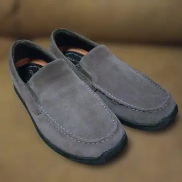 ROCKPORT 그레이 스웨이드 로퍼
