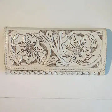 꽃무늬 엠보싱 가죽 장지갑