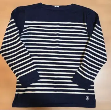 네이비/화이트 스트라이프 긴팔 니트