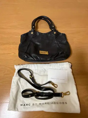 수납 가방 포함 마크제이콥스 가죽 토트백
