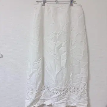 Chelsea Studio 자수 플레어 스커트