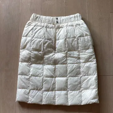 TAION 아이보리 퀼팅 스커트 M 사이즈