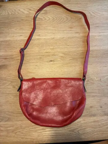 플랩식 숄더백 천연 가죽 레드