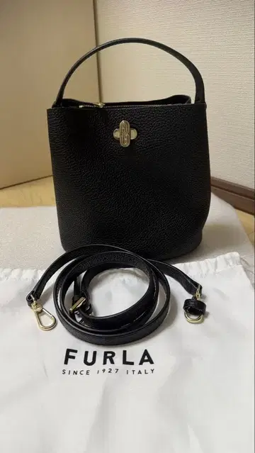 FURLA 블랙 숄더백 다나에 2way