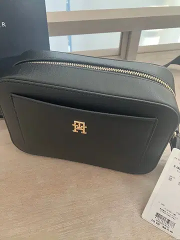 타미힐피거 블랙 숄더백
