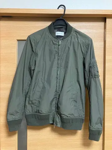 가격 협의 OK MA-1 스타일 올리브 그린 자켓