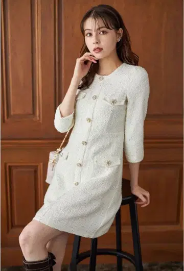 페이크 포켓 부착 펄 비쥬 장식 단추 스팽글 트위드 미니 원피스