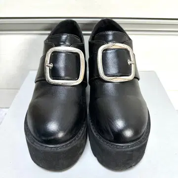 bubbles 스퀘어 버클 통굽 로퍼