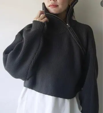 하이넥 크롭 스웨터