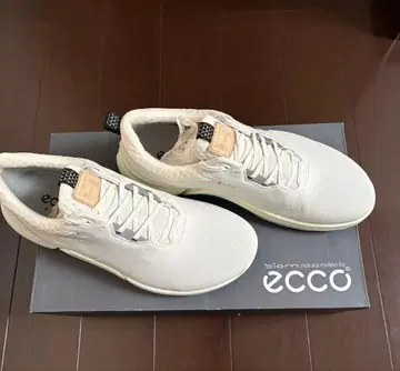 ECCO BIOM 화이트 신발