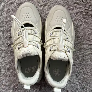 PUMA 화이트 스니커즈