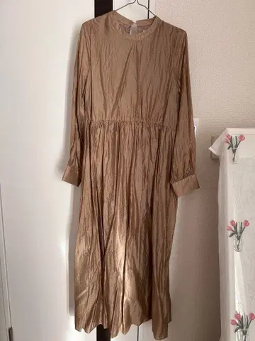 베이지 긴팔 롱 원피스