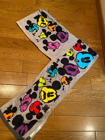 미키마우스 얼굴이 랜덤으로 그려진 페이스 타월 롱