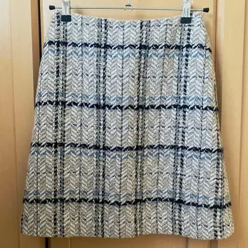 베이지와 블랙 체크 무늬 미니 스커트