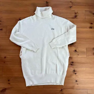 RVCA 아이보리 터틀넥 스웨터 미사용 새상품