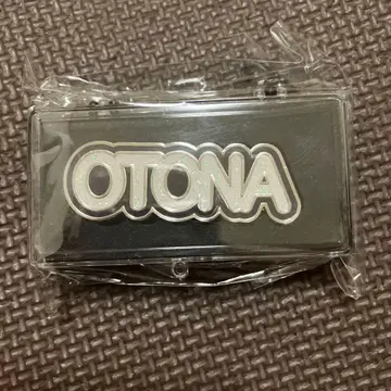 요루노 쿠로무 생일 굿즈 OTONA 배지