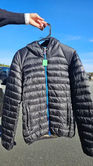 Invicta 블랙 다운 자켓