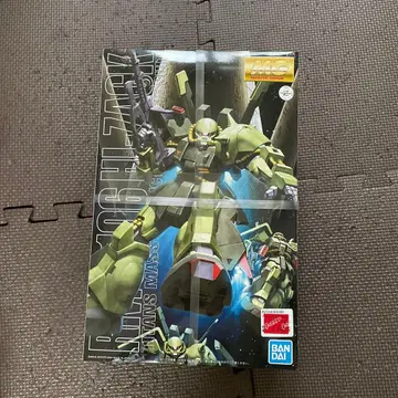 MG 1/100 HZ-76 Zaku II