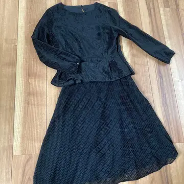 NEWYORKER 스커트 셋업 블랙 페플럼