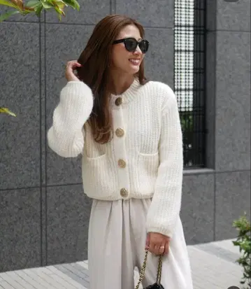 Bebeod 골드 버튼 디자인 니트 가디건