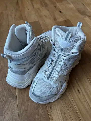 FILA 하이컷 스니커즈 화이트/그레이 24.5cm