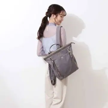 질 바이 질 스튜어트 백 팩 럭색 그레이