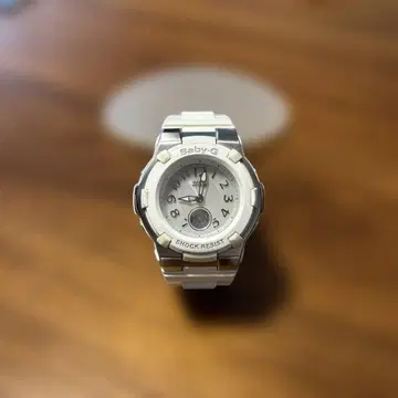 터프 솔라 전파시계 Baby-G 화이트