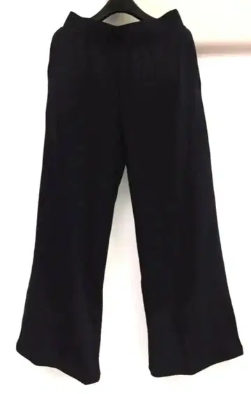 유니클로 웜 플리스 스트레치 팬츠 블랙 M 사이즈 허리끈