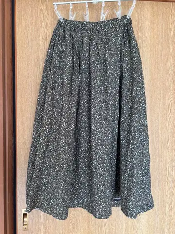 sosotto 플레어 스커트 블랙 베이스 꽃무늬 M 사이즈